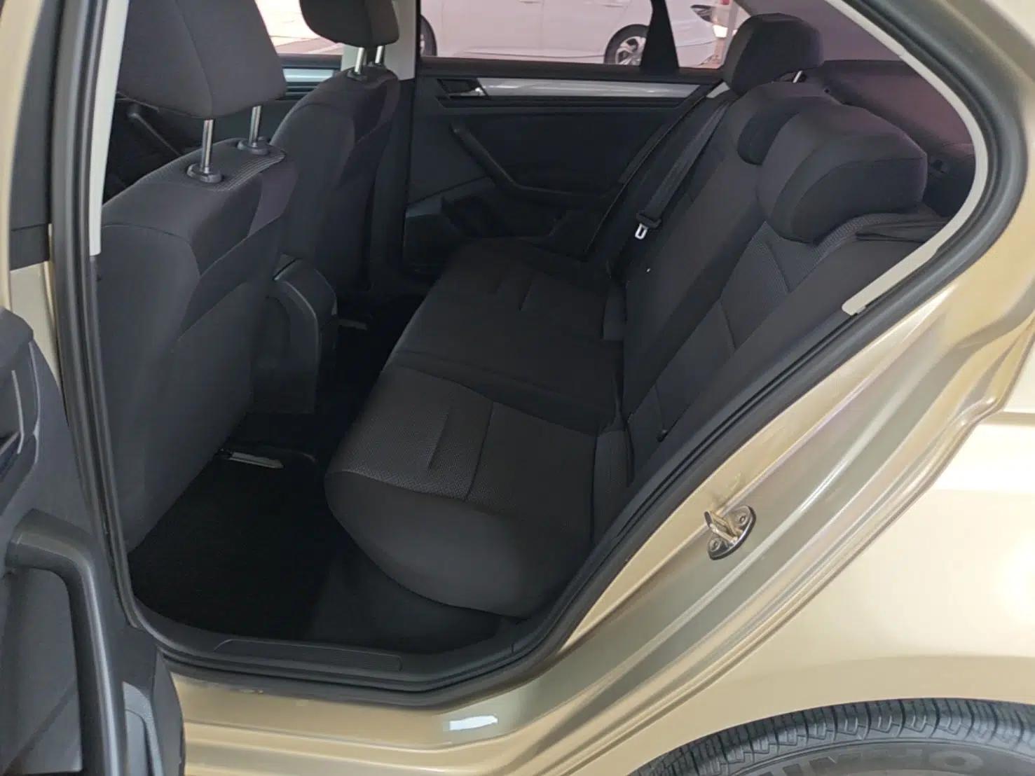 Volkswagen Bora 2016 1.6L Automatic Fashion Model — миниатюра 20