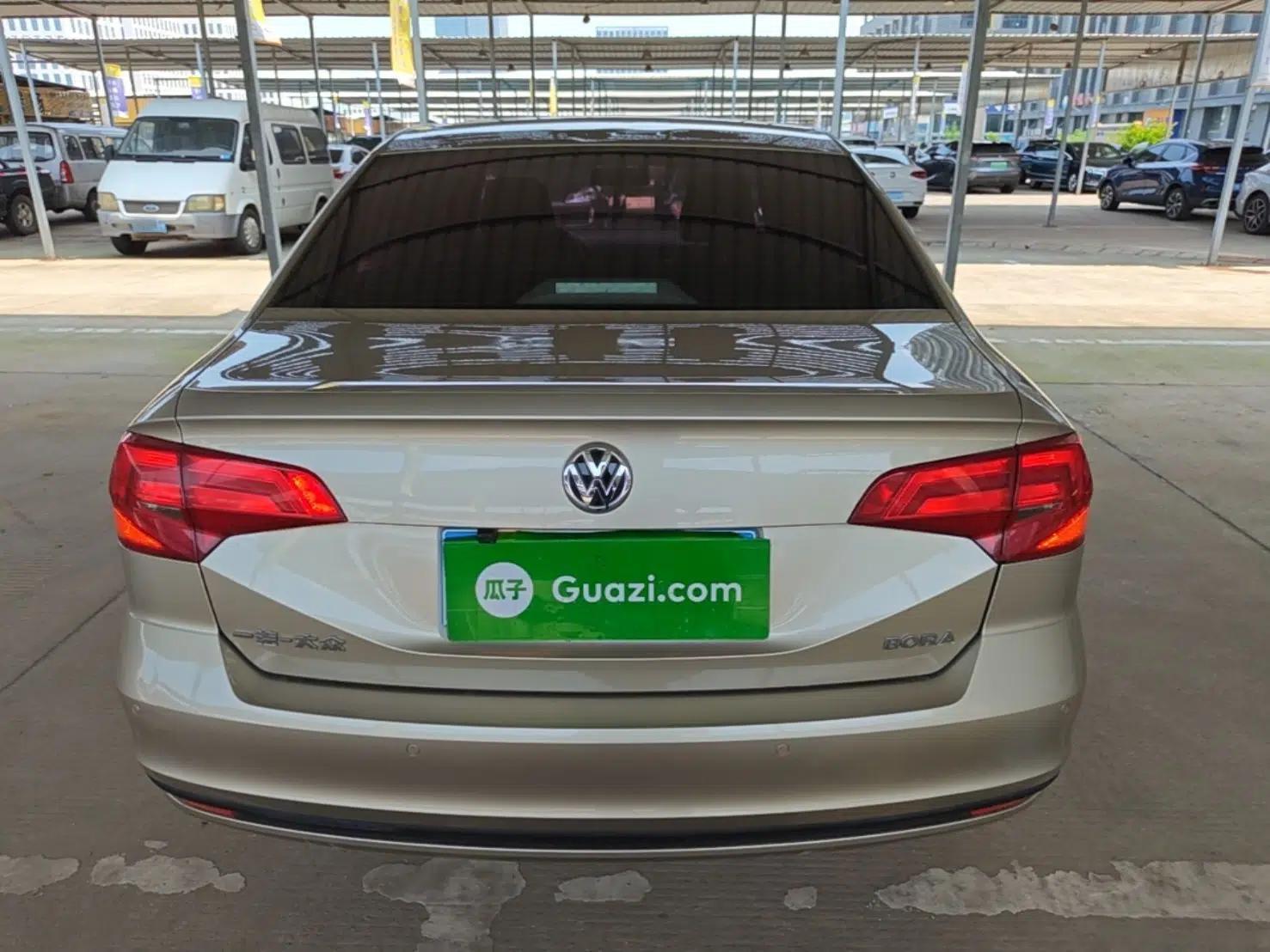 Volkswagen Bora 2016 1.6L Automatic Fashion Model — миниатюра 5