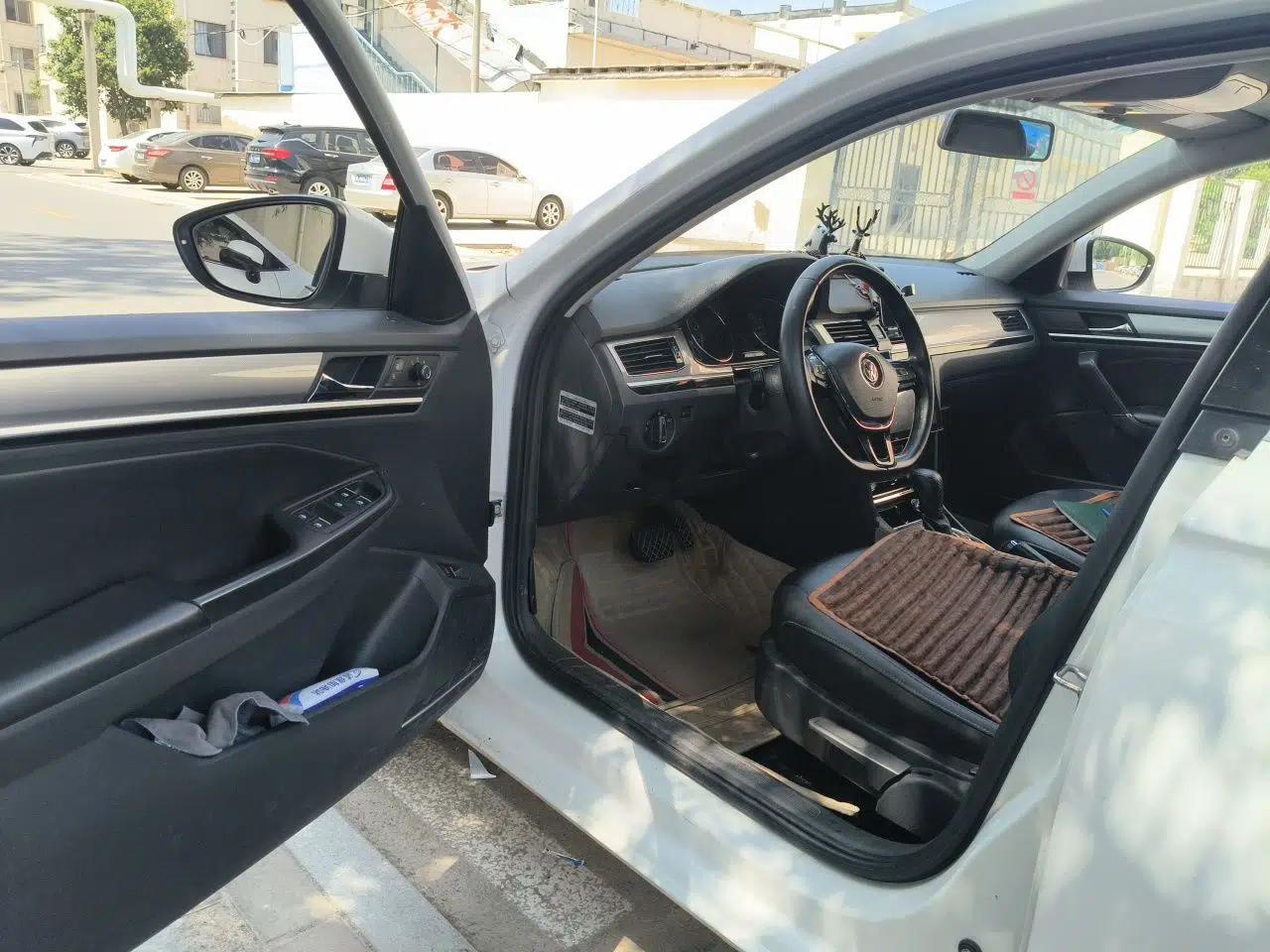 Volkswagen Bora 2017 1.6L Automatic Comfort Model — миниатюра 16