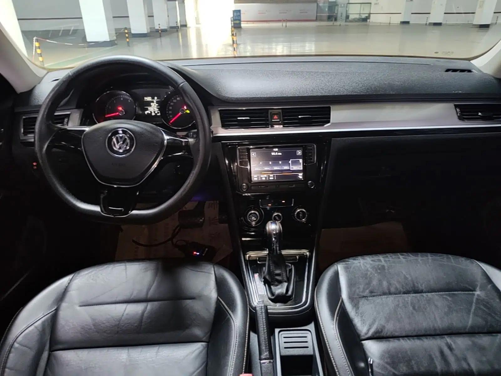 Volkswagen Bora 2016 1.6L Automatic Comfort Model — миниатюра 12