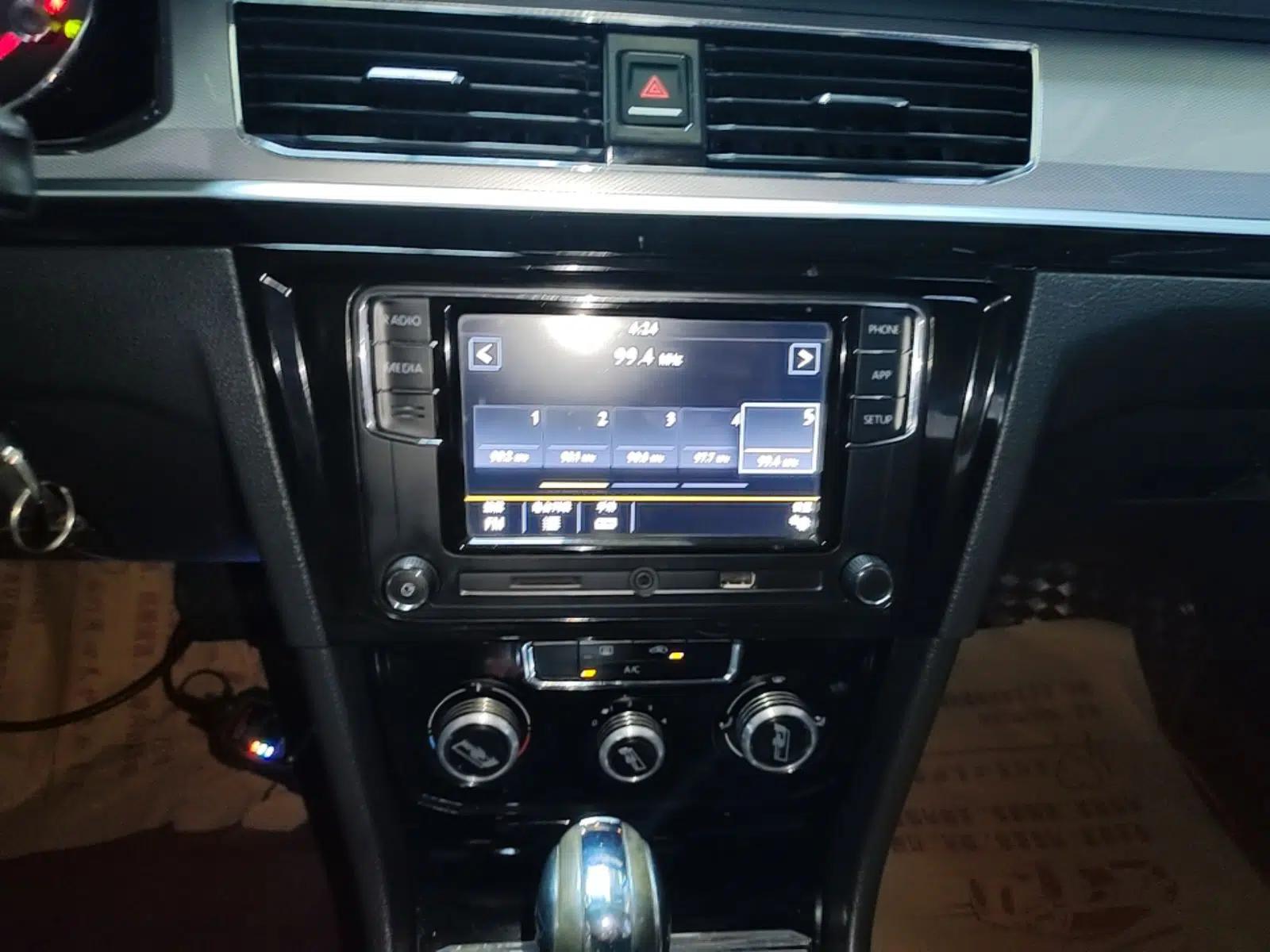 Volkswagen Bora 2016 1.6L Automatic Comfort Model — миниатюра 15