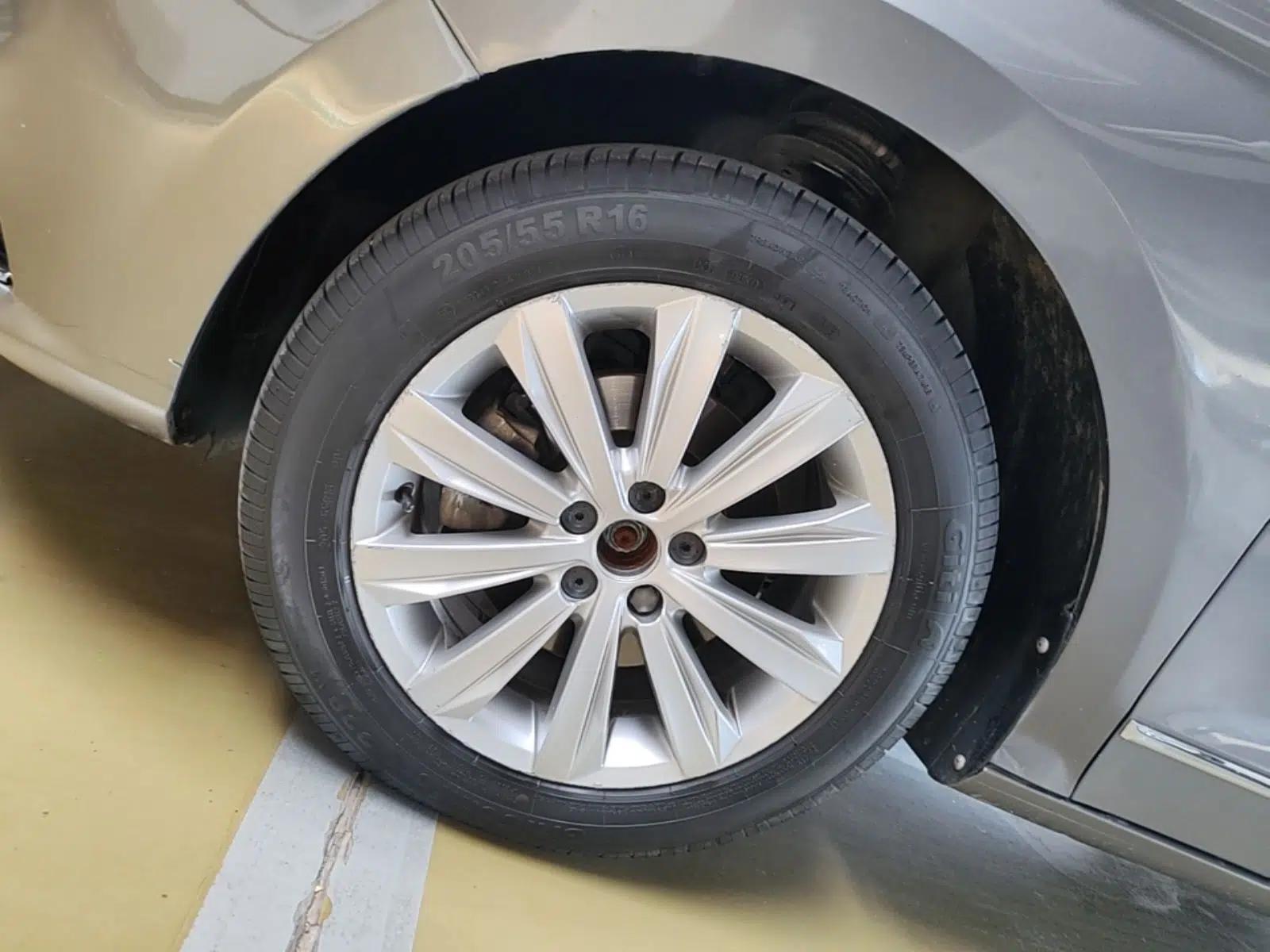 Volkswagen Bora 2016 1.6L Automatic Comfort Model — миниатюра 10