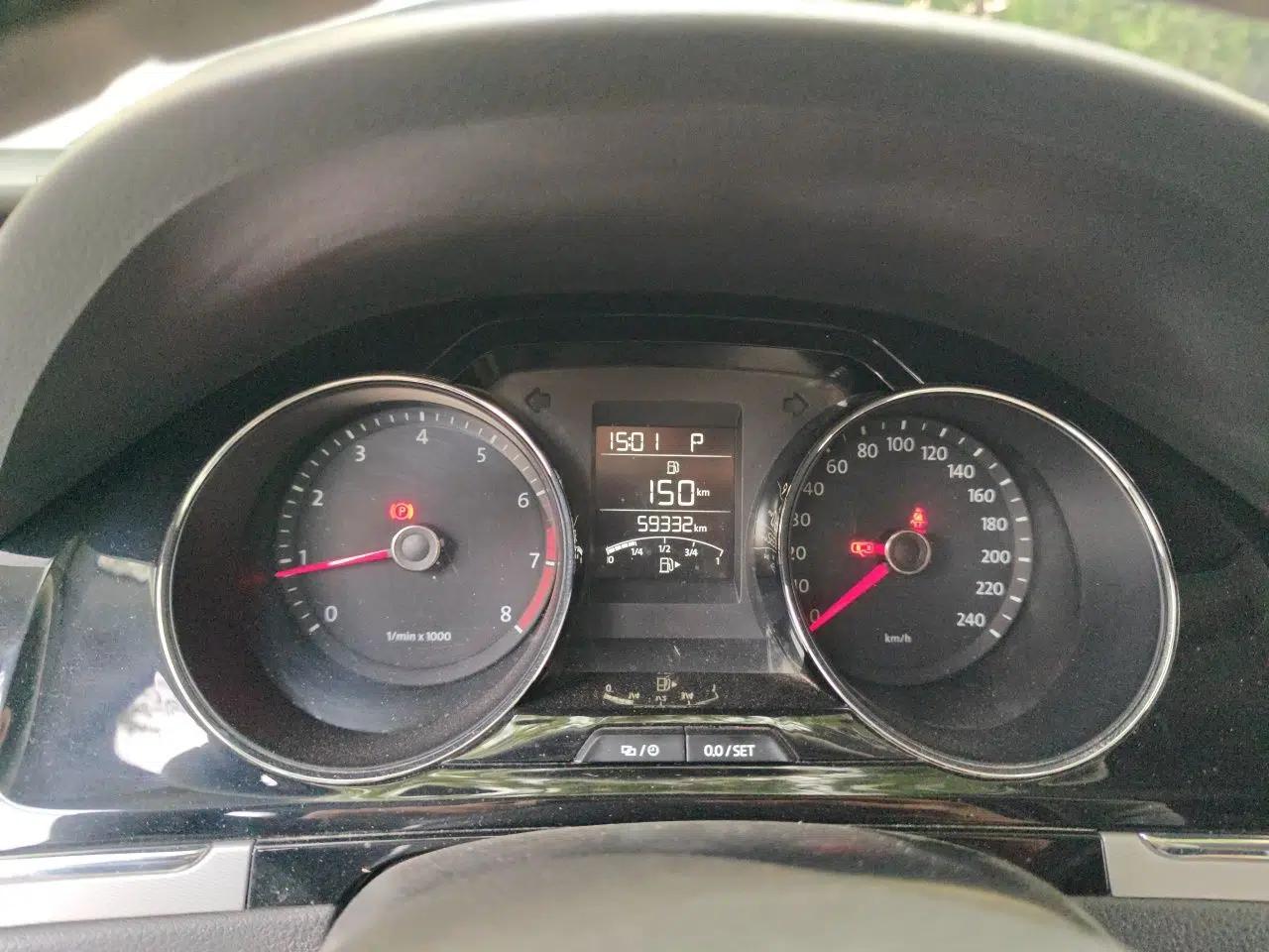 Volkswagen Bora 2014 1.6L Automatic Comfort Model — миниатюра 11