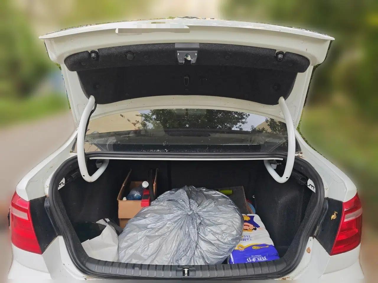 Volkswagen Bora 2014 1.6L Automatic Comfort Model — миниатюра 19