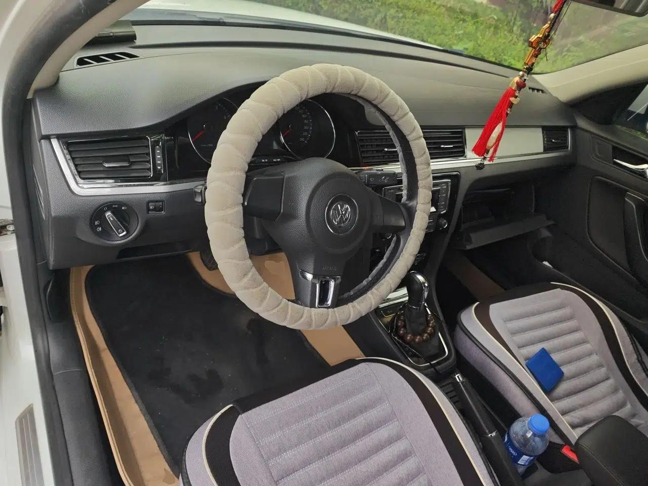 Volkswagen Bora 2014 1.6L Automatic Comfort Model — миниатюра 10
