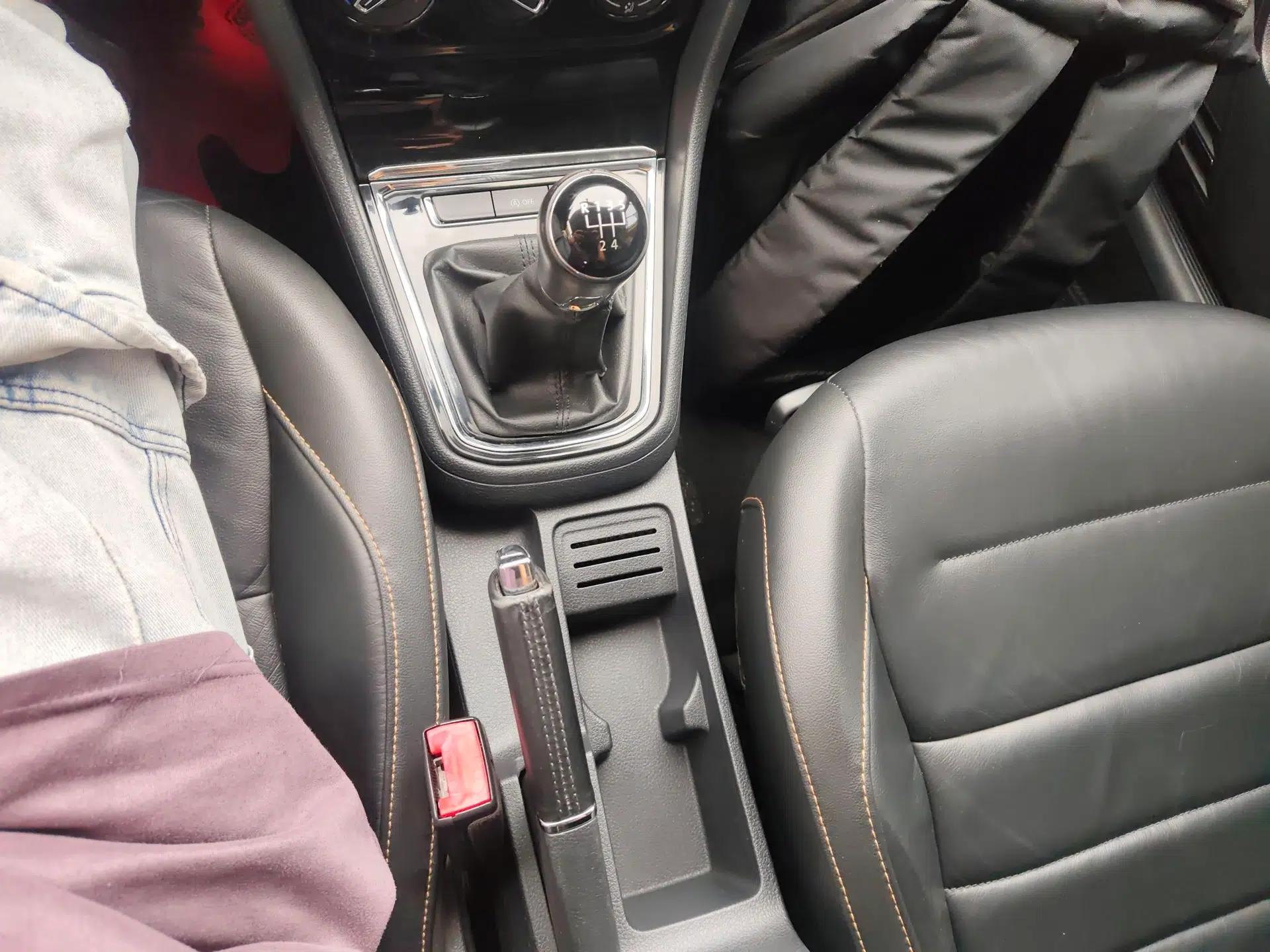 Volkswagen Bora 2016 230TSI Manual Comfort Version — миниатюра 21