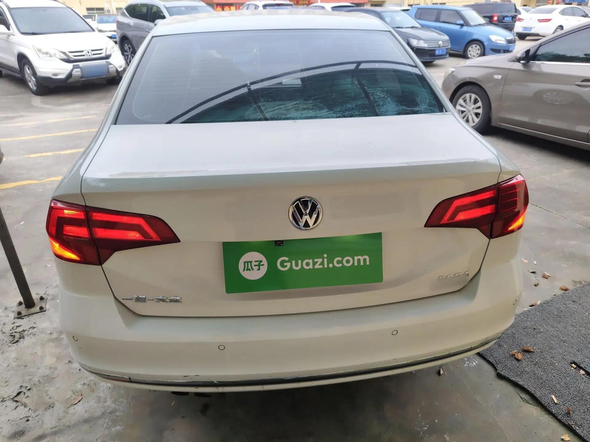 Volkswagen Bora 2016 230TSI Manual Comfort Version — миниатюра 5