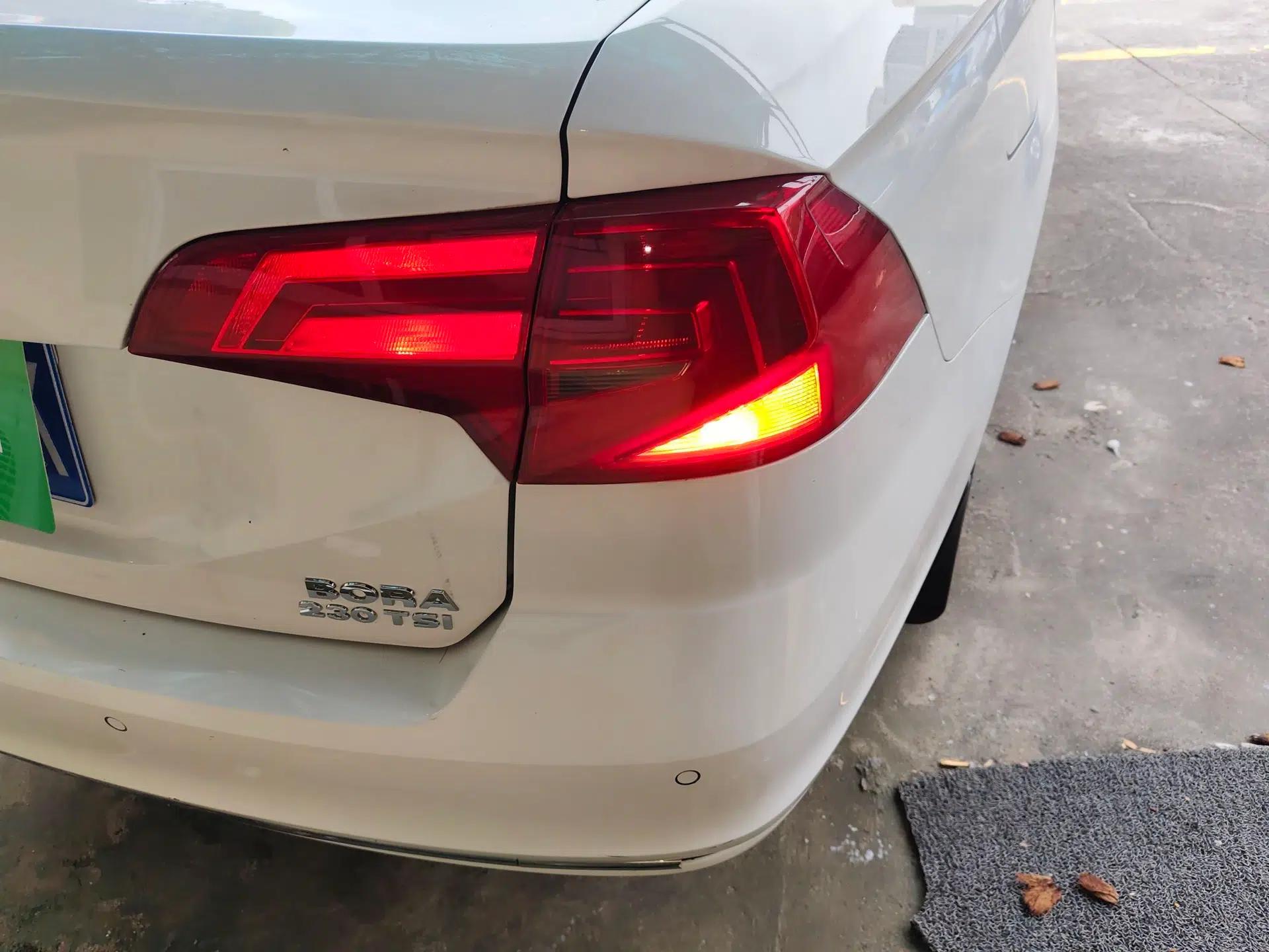 Volkswagen Bora 2016 230TSI Manual Comfort Version — миниатюра 9