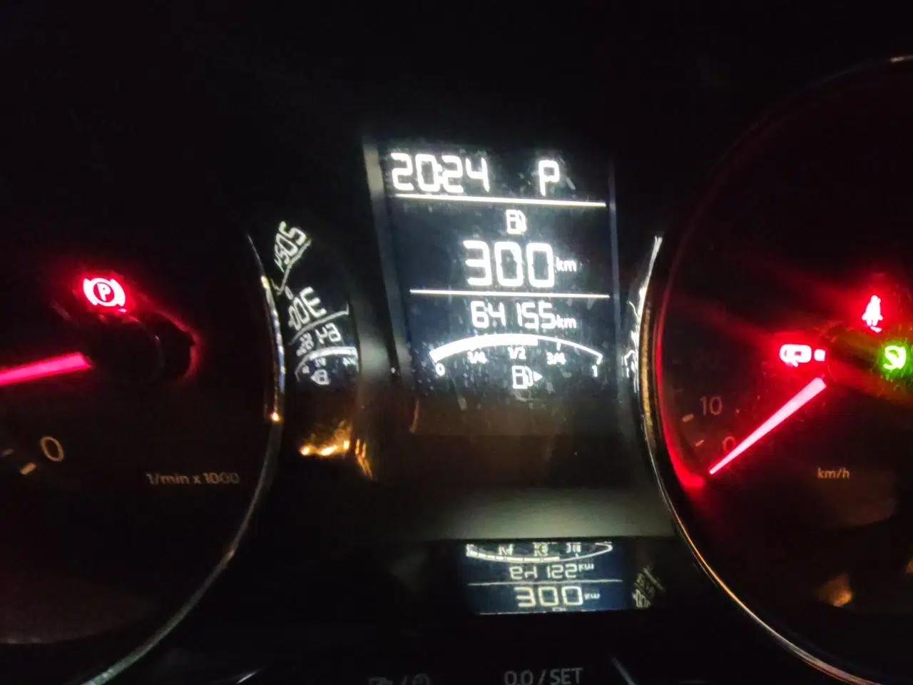 Volkswagen Bora 2013 1.6L Automatic Comfort Model — миниатюра 12