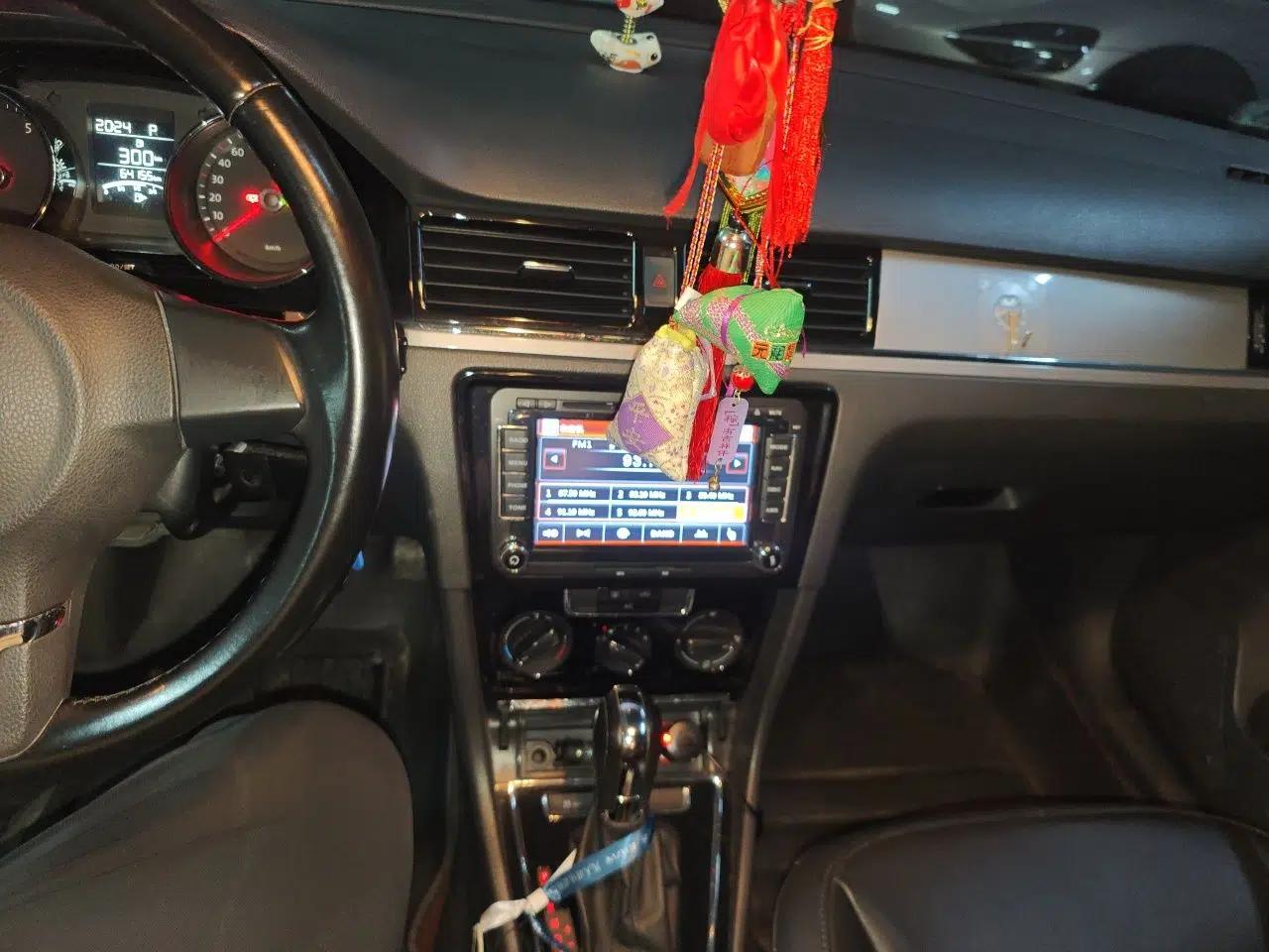 Volkswagen Bora 2013 1.6L Automatic Comfort Model — миниатюра 13