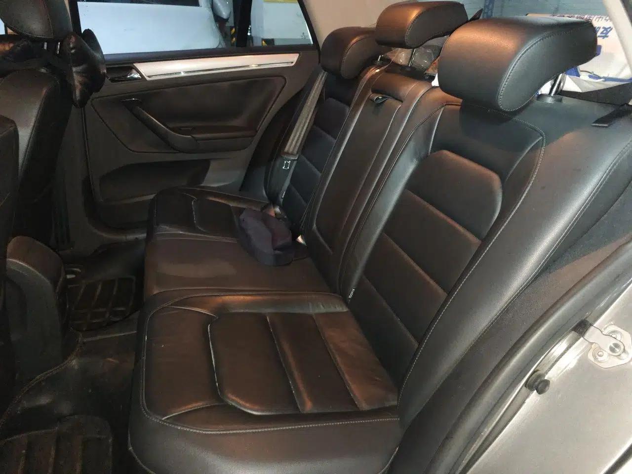 Volkswagen Bora 2013 1.6L Automatic Comfort Model — миниатюра 17