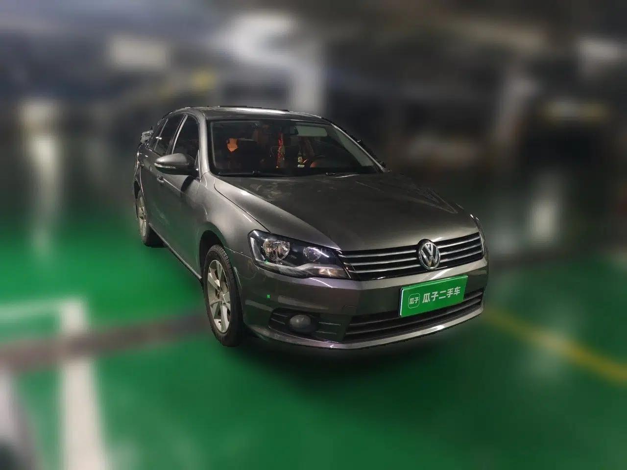 Volkswagen Bora 2013 1.6L Automatic Comfort Model — миниатюра 3