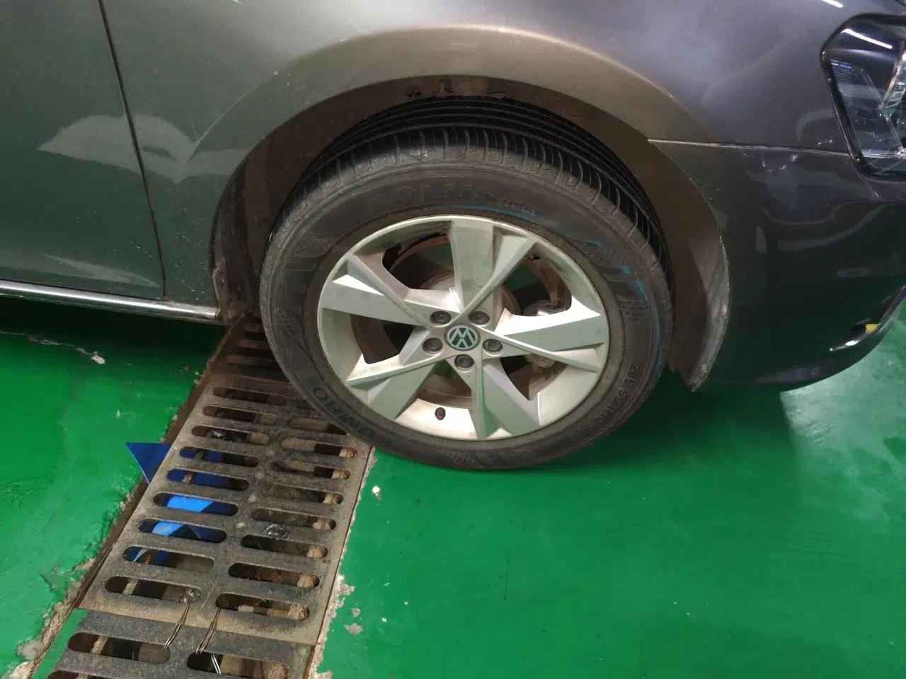 Volkswagen Bora 2013 1.6L Automatic Comfort Model — миниатюра 8