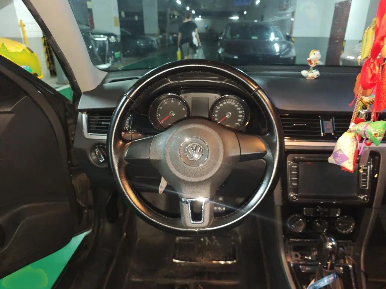 Volkswagen Bora 2013 1.6L Automatic Comfort Model — миниатюра 10