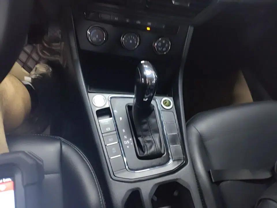 Volkswagen Bora 2021 1.5L Automatic Fashionable Smart Connectivity Version — миниатюра 16