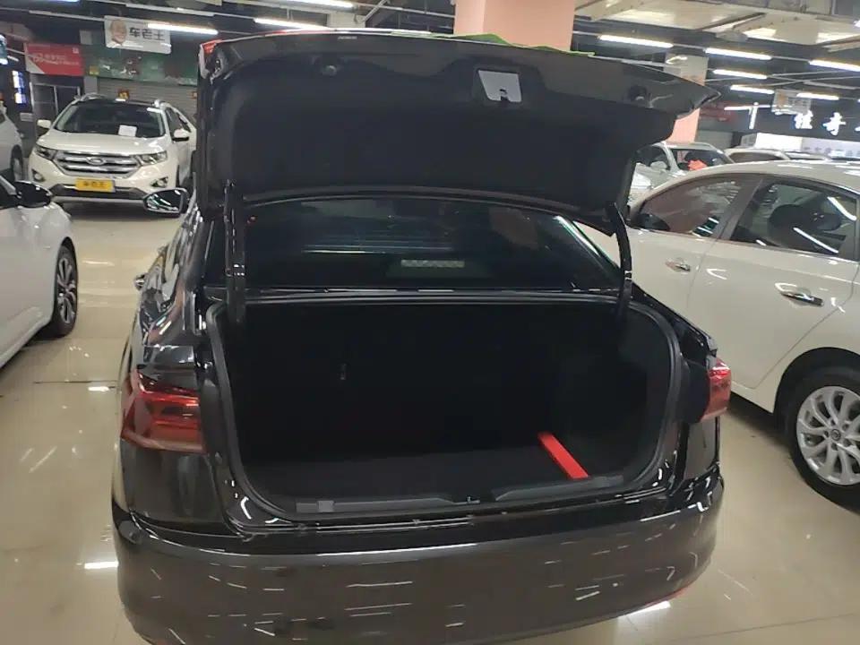 Volkswagen Bora 2021 1.5L Automatic Fashionable Smart Connectivity Version — миниатюра 22