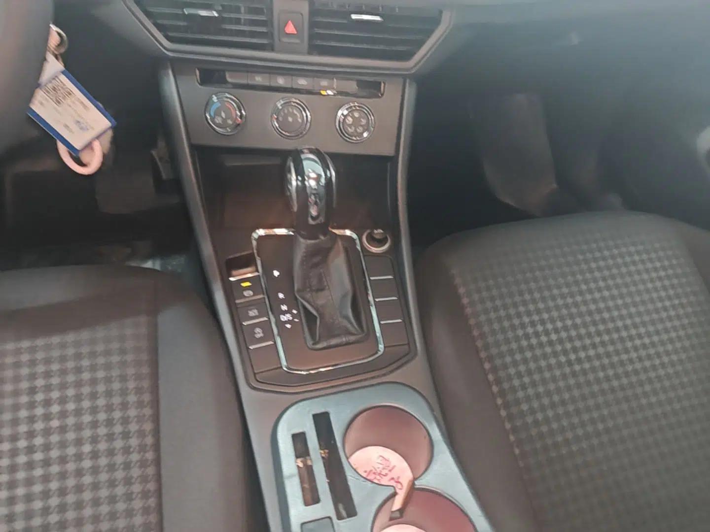 Volkswagen Bora 2019 1.5L Automatic Fashion Model — миниатюра 16