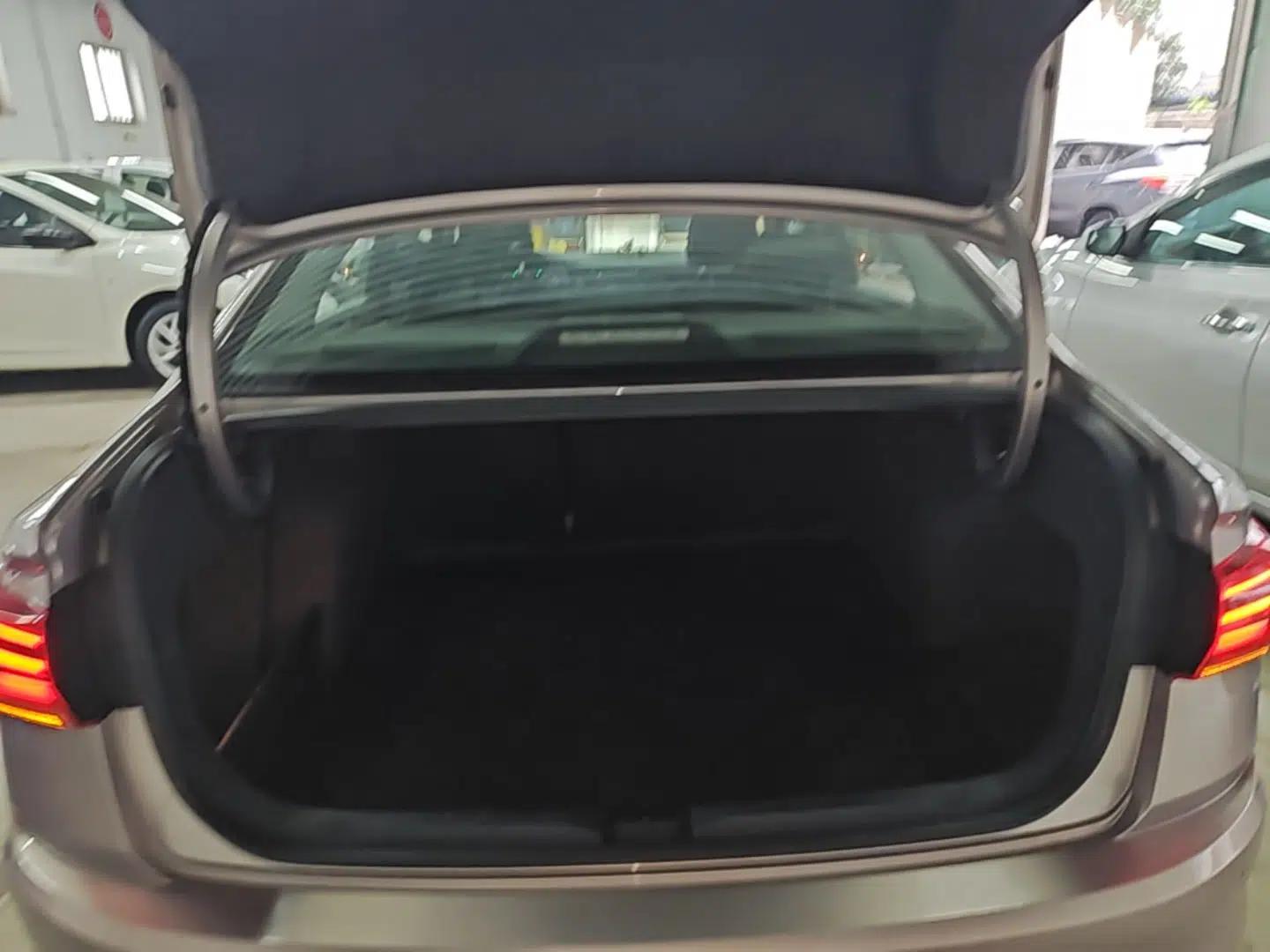 Volkswagen Bora 2019 1.5L Automatic Fashion Model — миниатюра 22