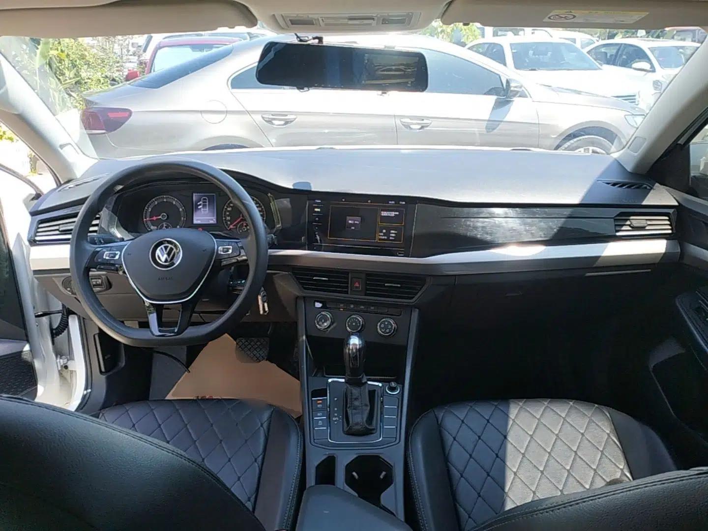 Volkswagen Bora 2021 1.5L Automatic Fashionable Smart Connectivity Version — миниатюра 12