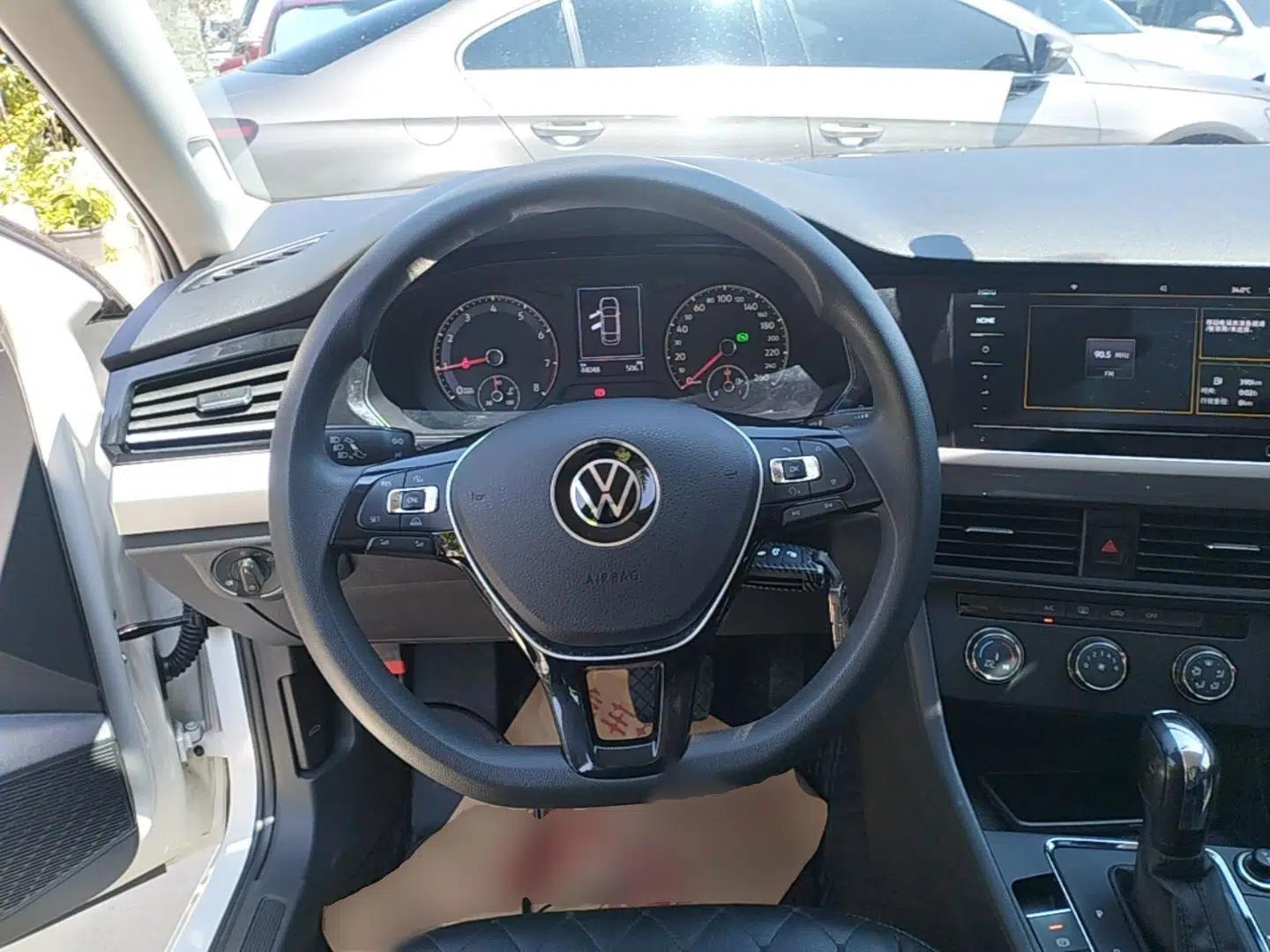 Volkswagen Bora 2021 1.5L Automatic Fashionable Smart Connectivity Version — миниатюра 13