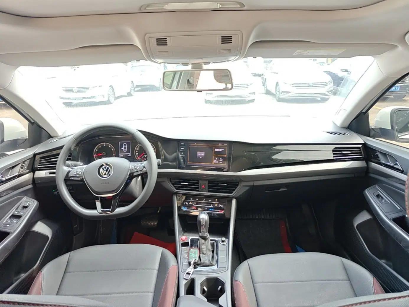 Volkswagen Bora 2021 1.5L Automatic Elite Smart Connect Edition — миниатюра 12