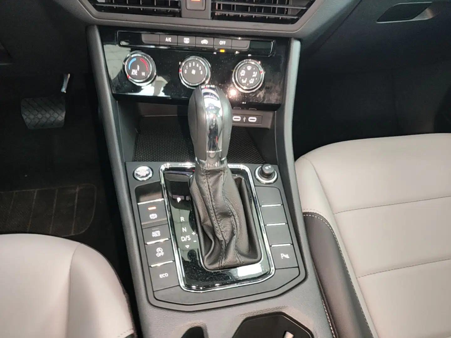 Volkswagen Bora 2023 280TSI DSG Comfort Edition — миниатюра 16