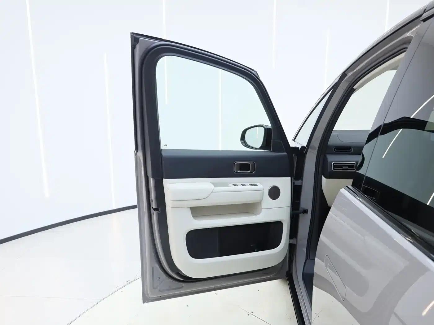 Li Auto MEGA 2025 Home Edition — миниатюра 10