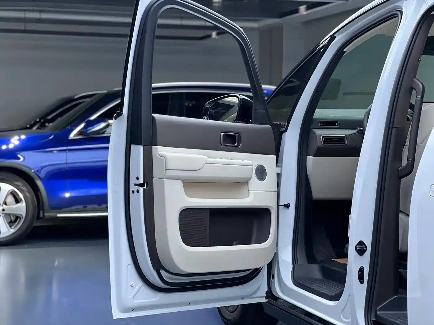 Li Auto MEGA 2024 Ultra — миниатюра 19