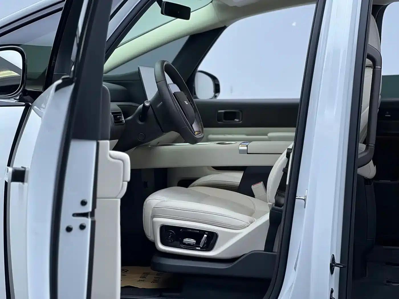 Li Auto MEGA 2024 Ultra — миниатюра 22
