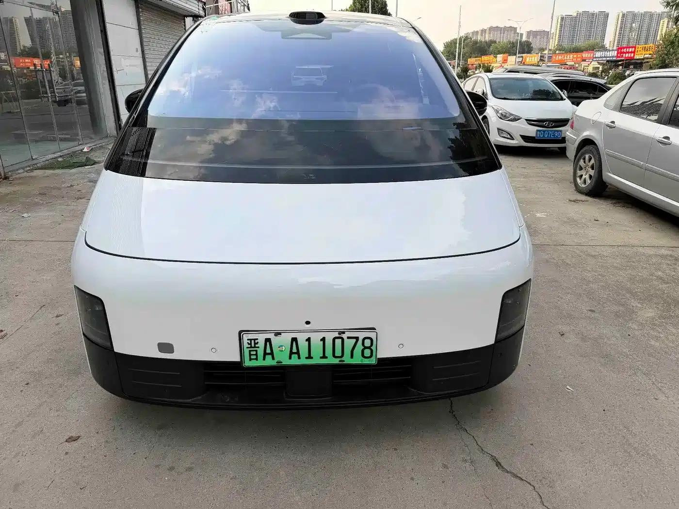 Li Auto MEGA 2025 Home Edition — миниатюра 1