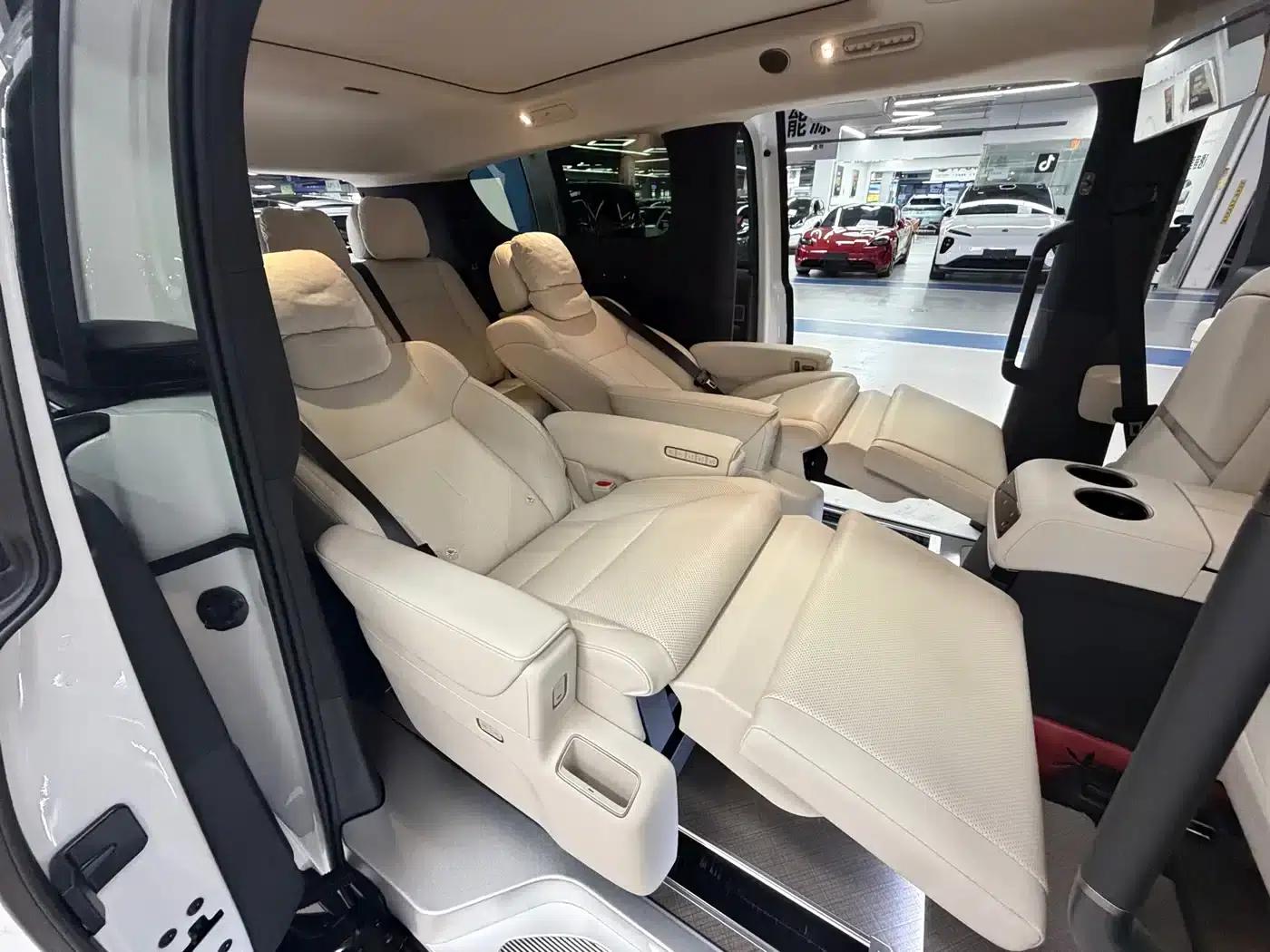 Li Auto MEGA 2025 Home Edition — миниатюра 11
