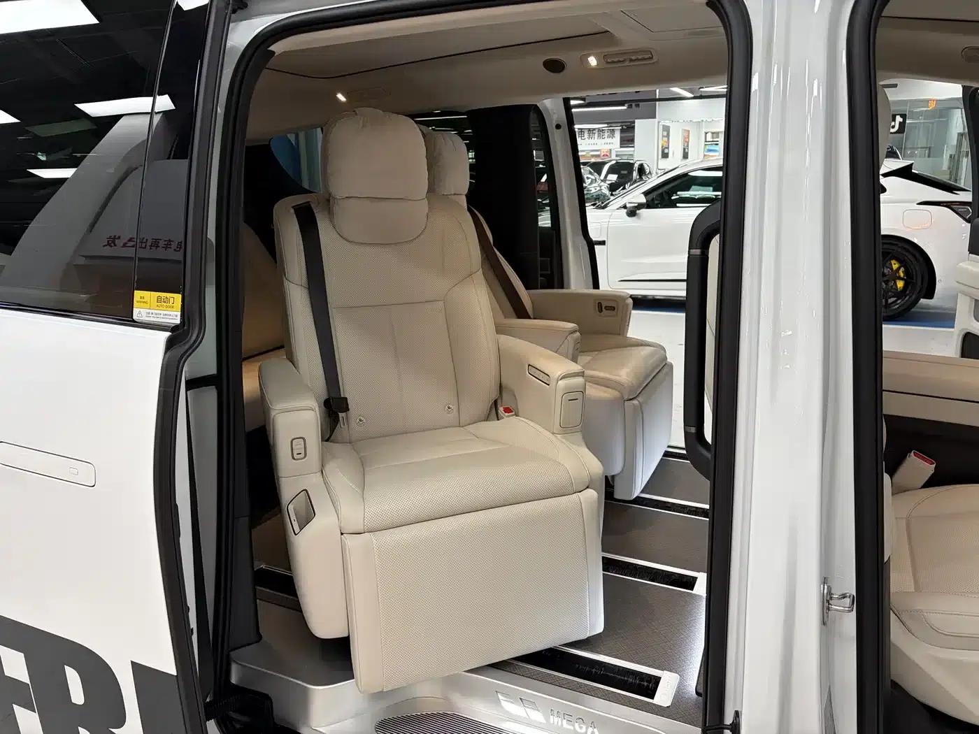 Li Auto MEGA 2025 Home Edition — миниатюра 12
