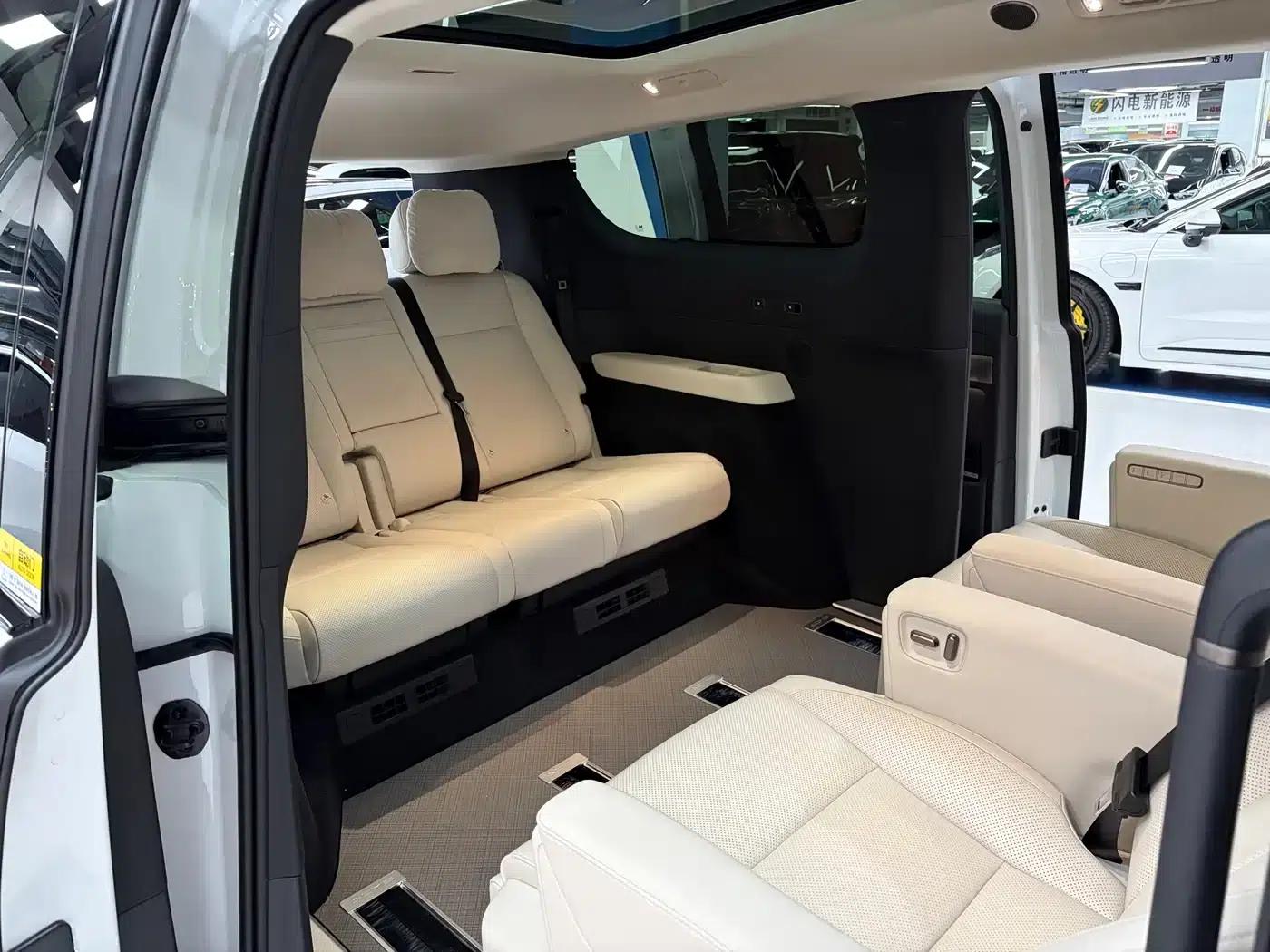 Li Auto MEGA 2025 Home Edition — миниатюра 14