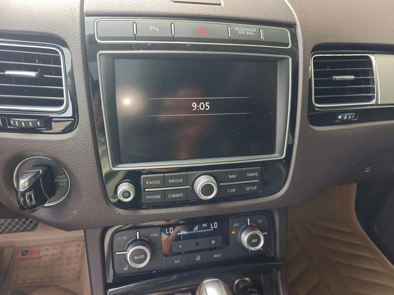 Volkswagen Touareg 2015 3.0 TSI Standard Model — миниатюра 13