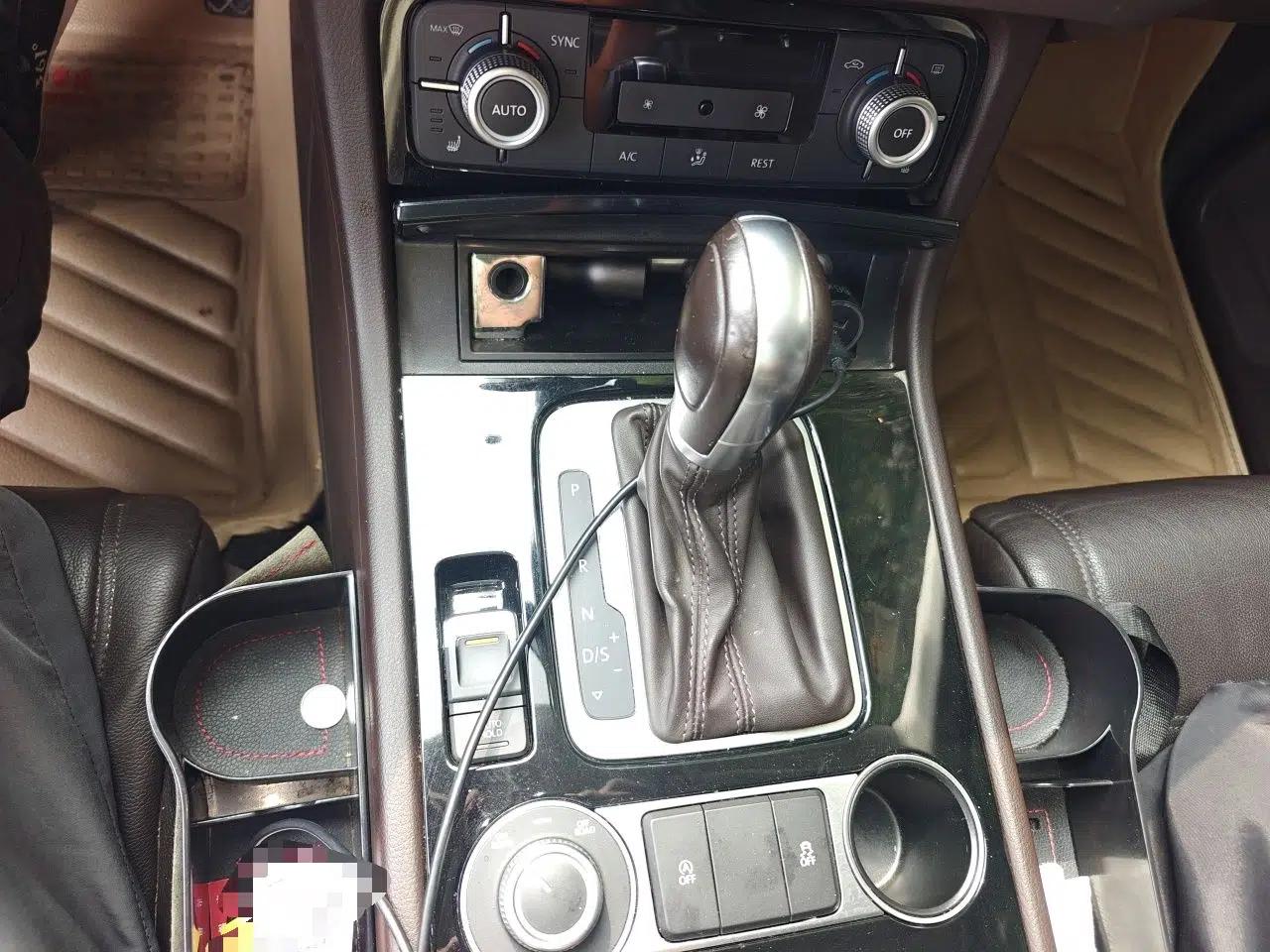 Volkswagen Touareg 2015 3.0 TSI Standard Model — миниатюра 14