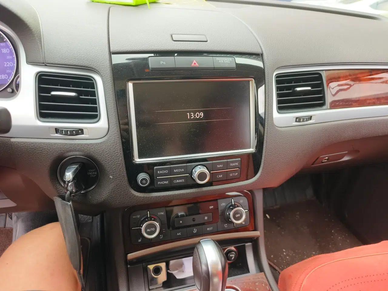 Volkswagen Touareg 2014 3.0 TSI New Edition — миниатюра 13