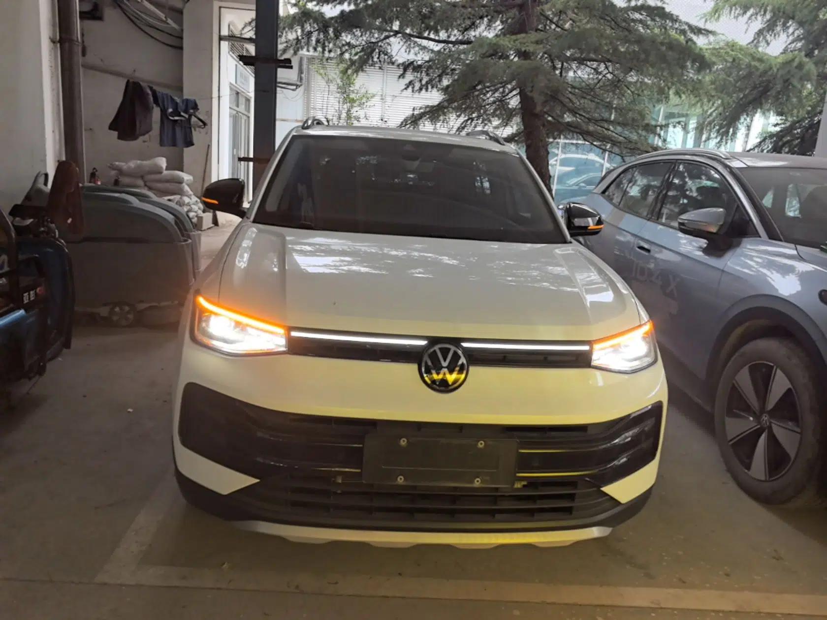 Volkswagen Tharu 2025 NewRui 300TSI Prestige Edition — миниатюра 2
