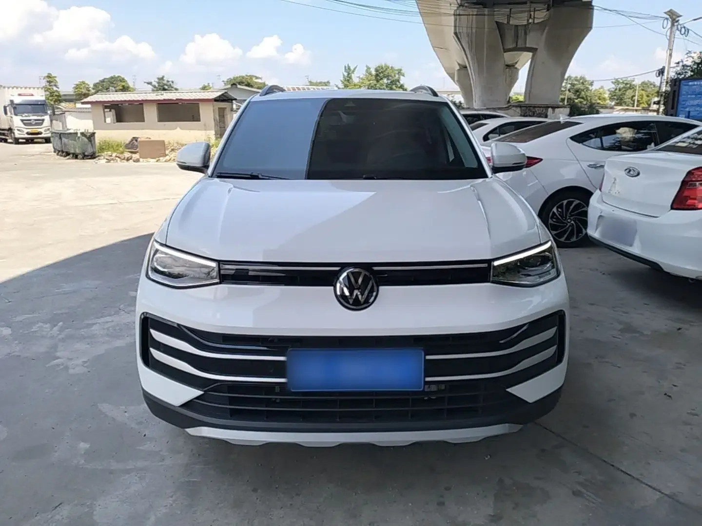 Volkswagen Tharu 2025 New Sharp 1.5L Ambitious Edition — миниатюра 2