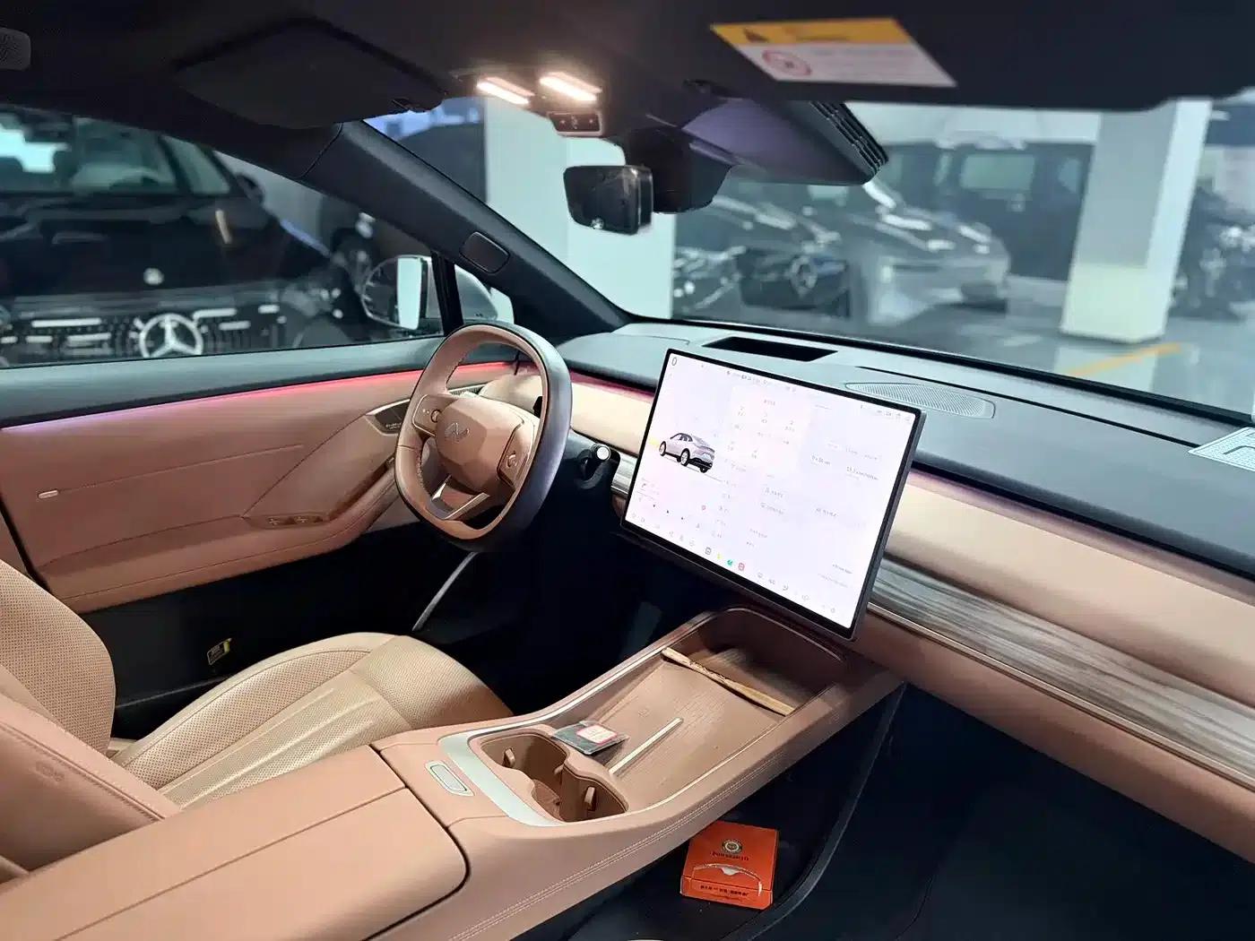 L60 2025 Model 60kWh Four-Wheel Drive — миниатюра 13