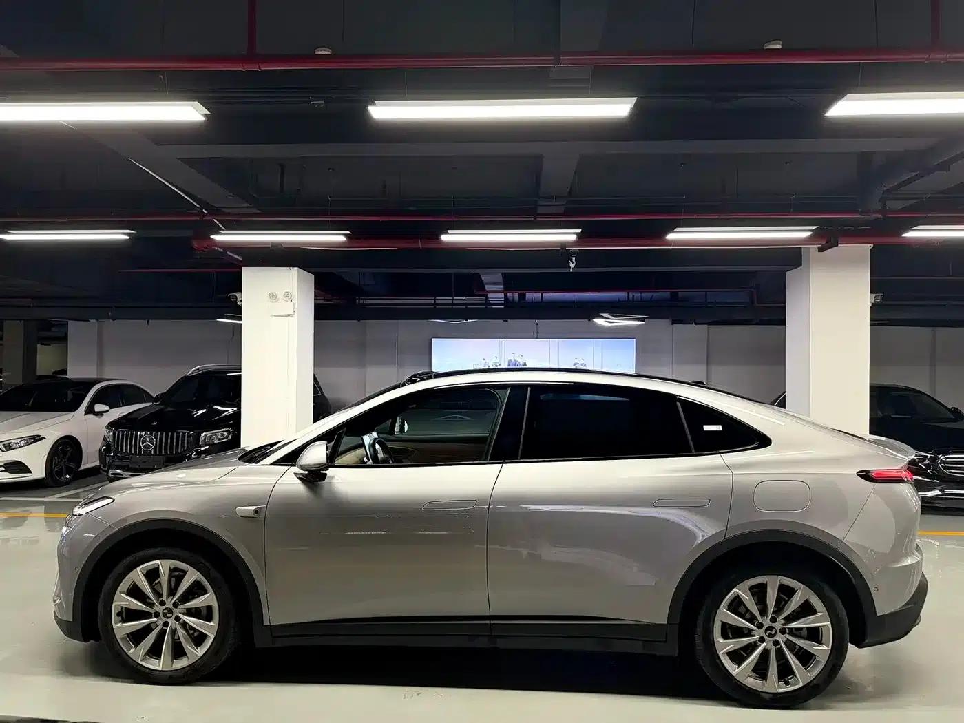 L60 2025 Model 60kWh Four-Wheel Drive — миниатюра 3
