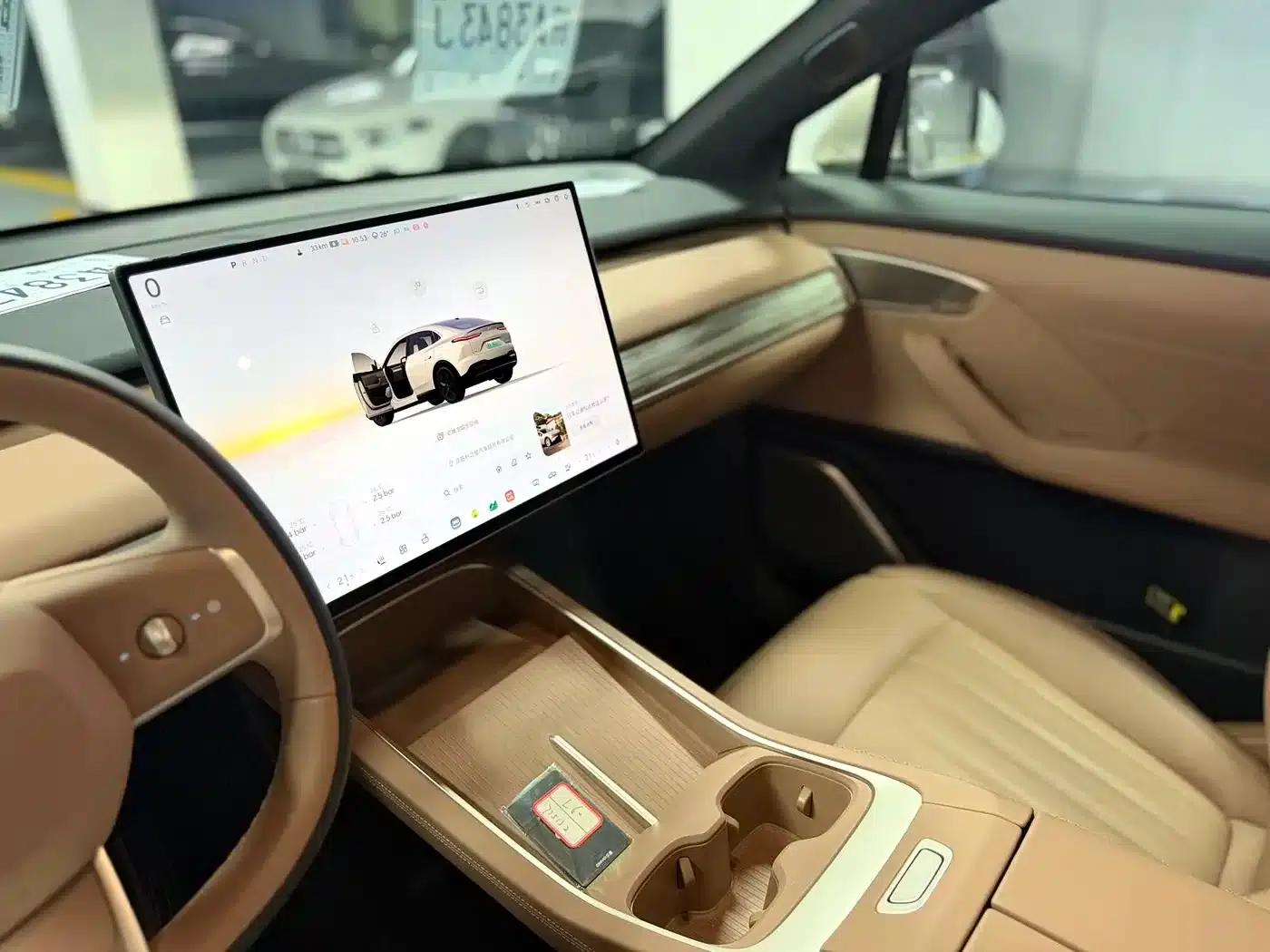 L60 2025 Model 60kWh Four-Wheel Drive — миниатюра 7