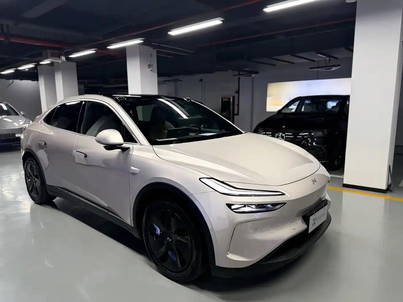 L60 2025 Model 60kWh Four-Wheel Drive — миниатюра 3