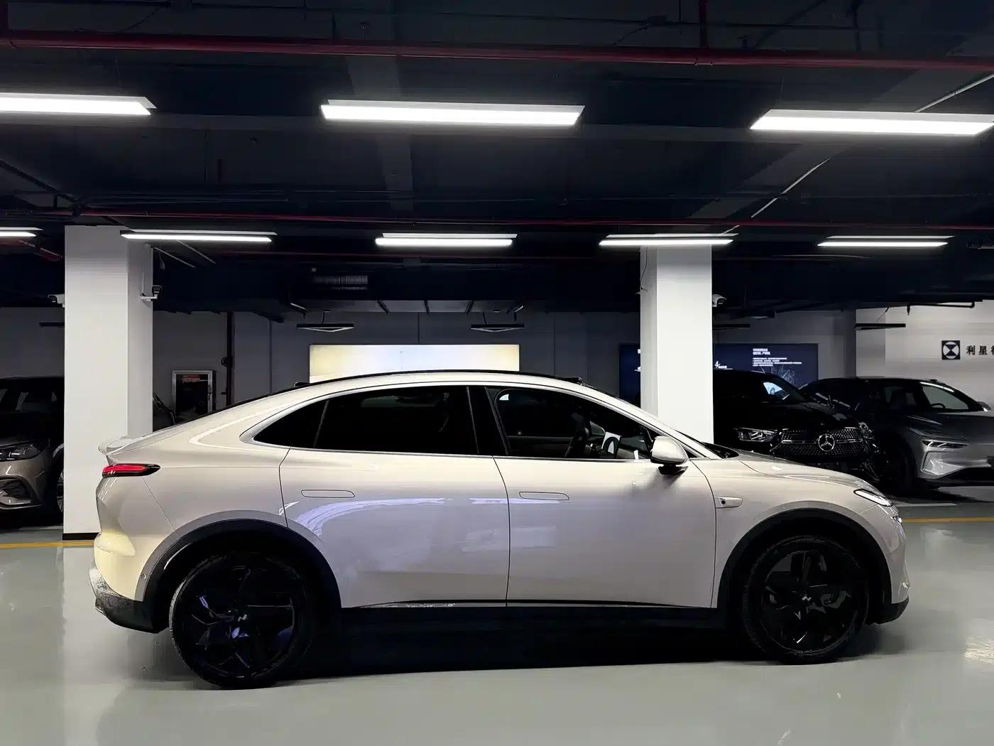 L60 2025 Model 60kWh Four-Wheel Drive — миниатюра 4