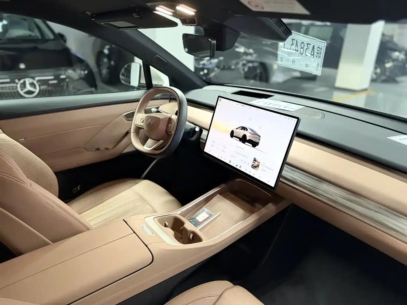 L60 2025 Model 60kWh Four-Wheel Drive — миниатюра 6