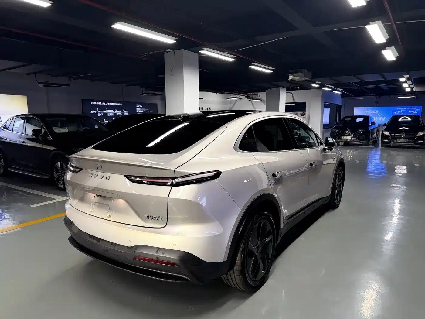 L60 2025 Model 60kWh Four-Wheel Drive — миниатюра 8