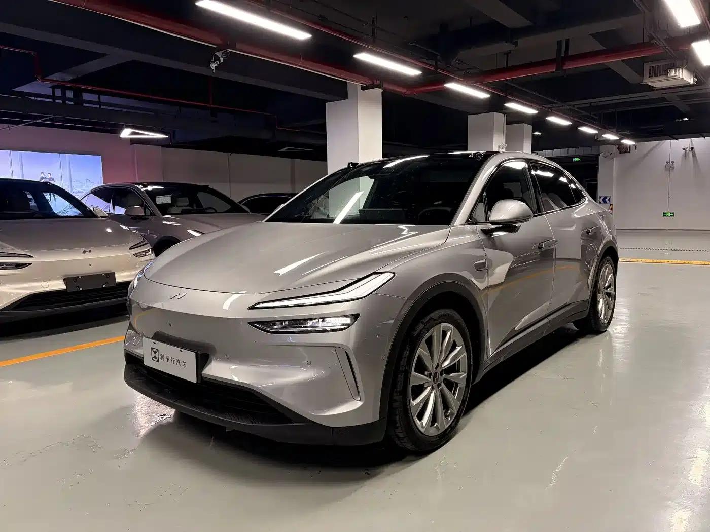 L60 2025 Model 60kWh Four-Wheel Drive — миниатюра 1