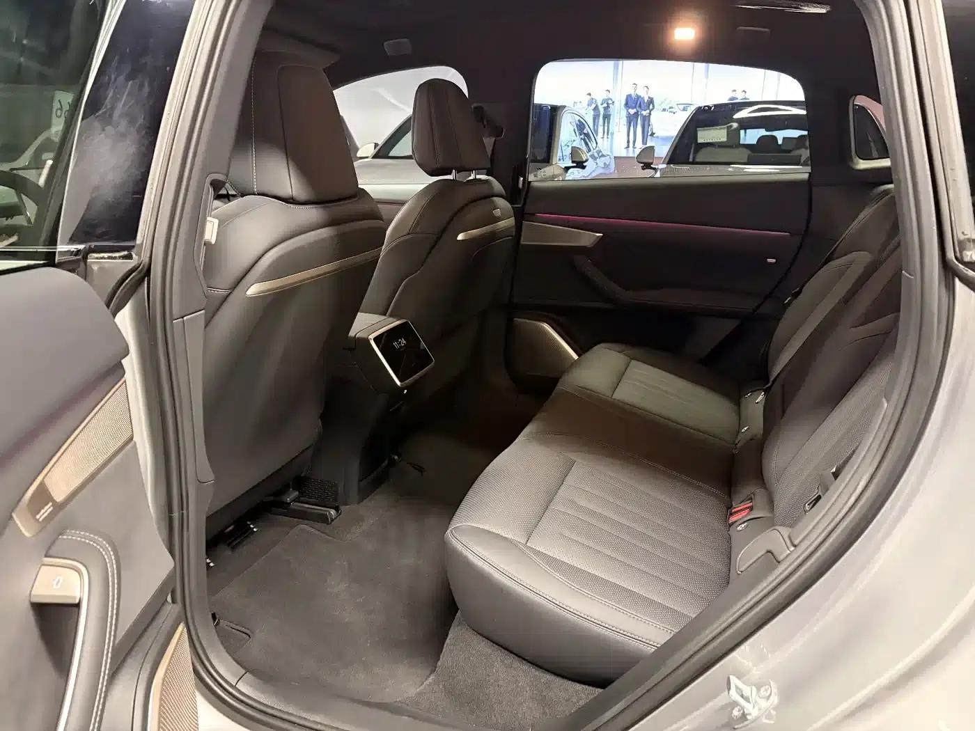 L60 2025 Model 60kWh Four-Wheel Drive — миниатюра 13