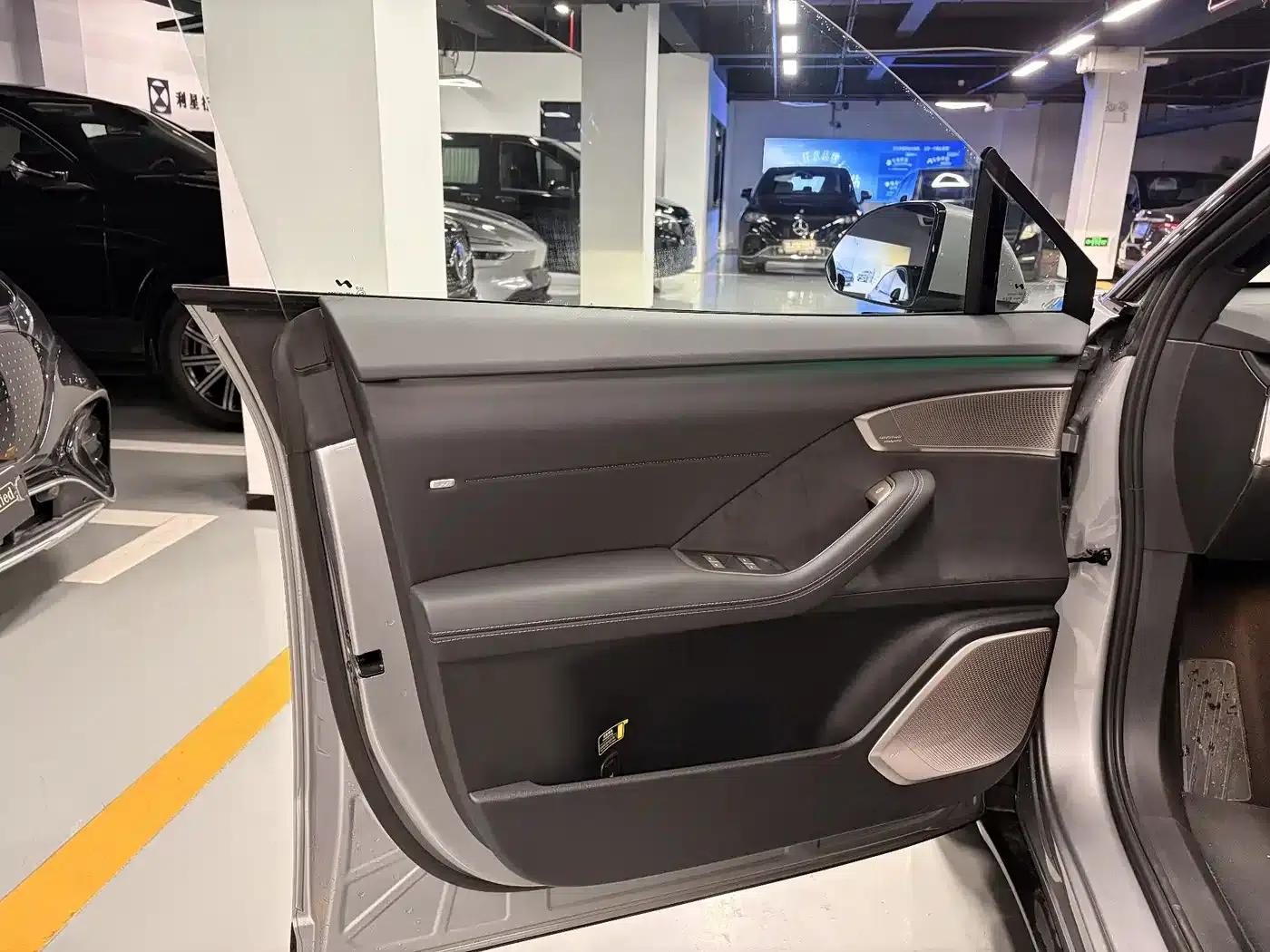L60 2025 Model 60kWh Four-Wheel Drive — миниатюра 9