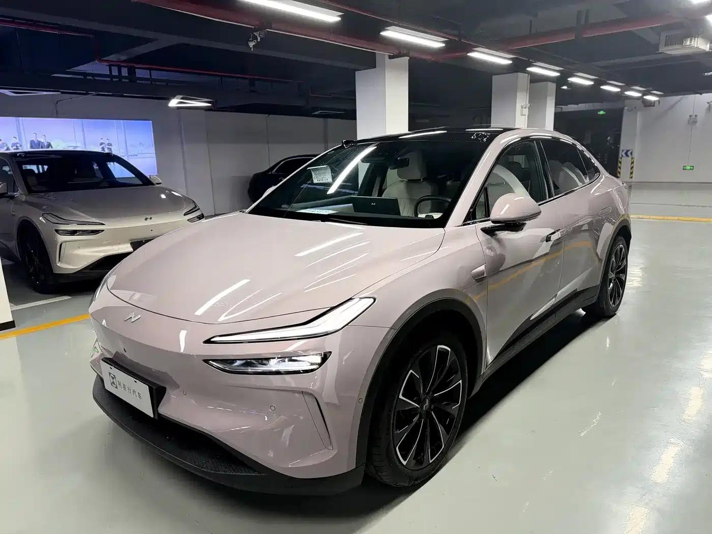 L60 2025 Model 60kWh Four-Wheel Drive — миниатюра 1