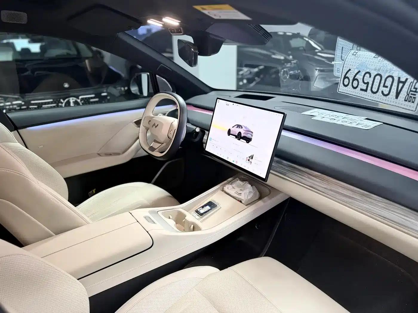 L60 2025 Model 60kWh Four-Wheel Drive — миниатюра 8
